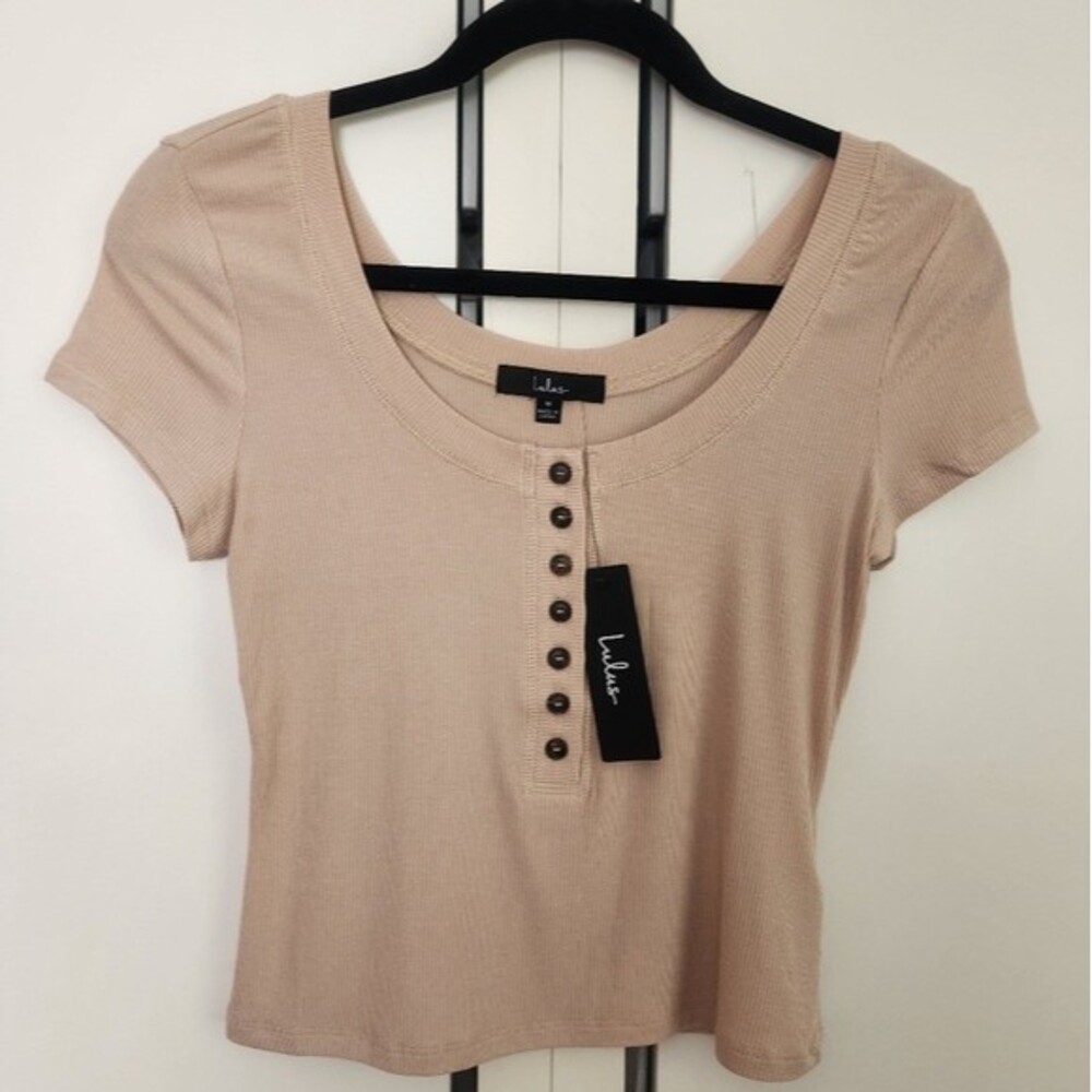 Lulus Ribbed Henley Cropped Top T-shirt Blouse Tan Beige size M new with tag